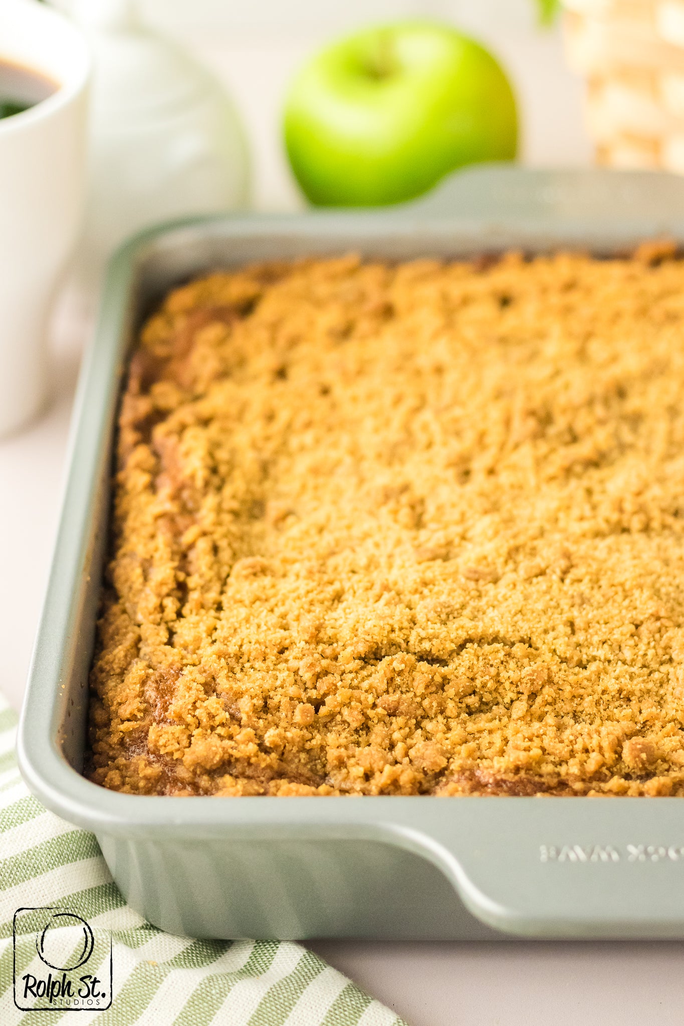 Exclusive Apple Streusel Coffee Cake