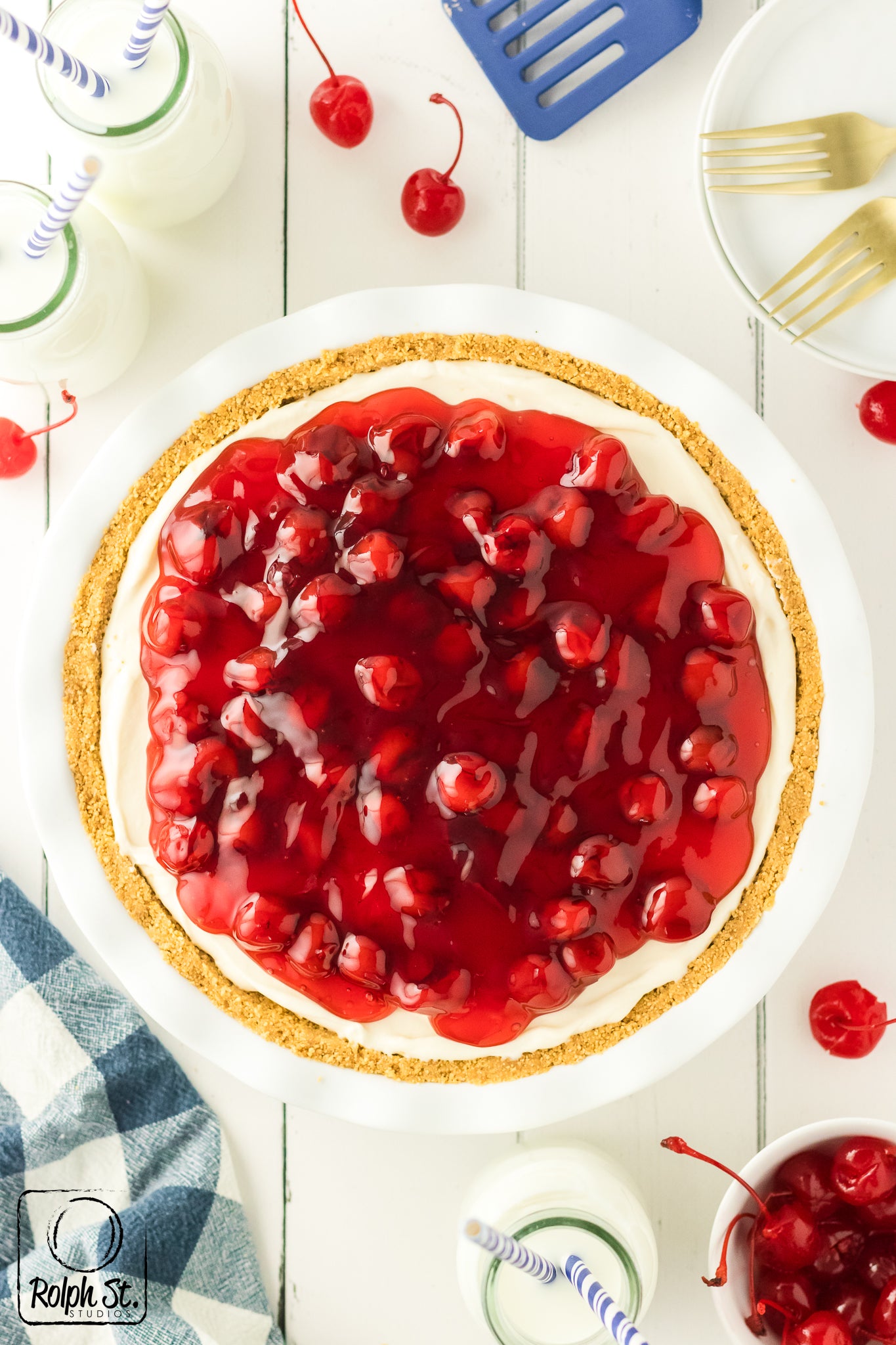 Exclusive No-Bake Cherry Cheesecake