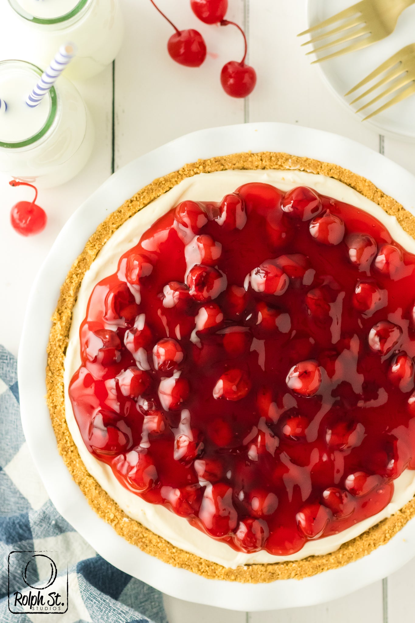Exclusive No-Bake Cherry Cheesecake