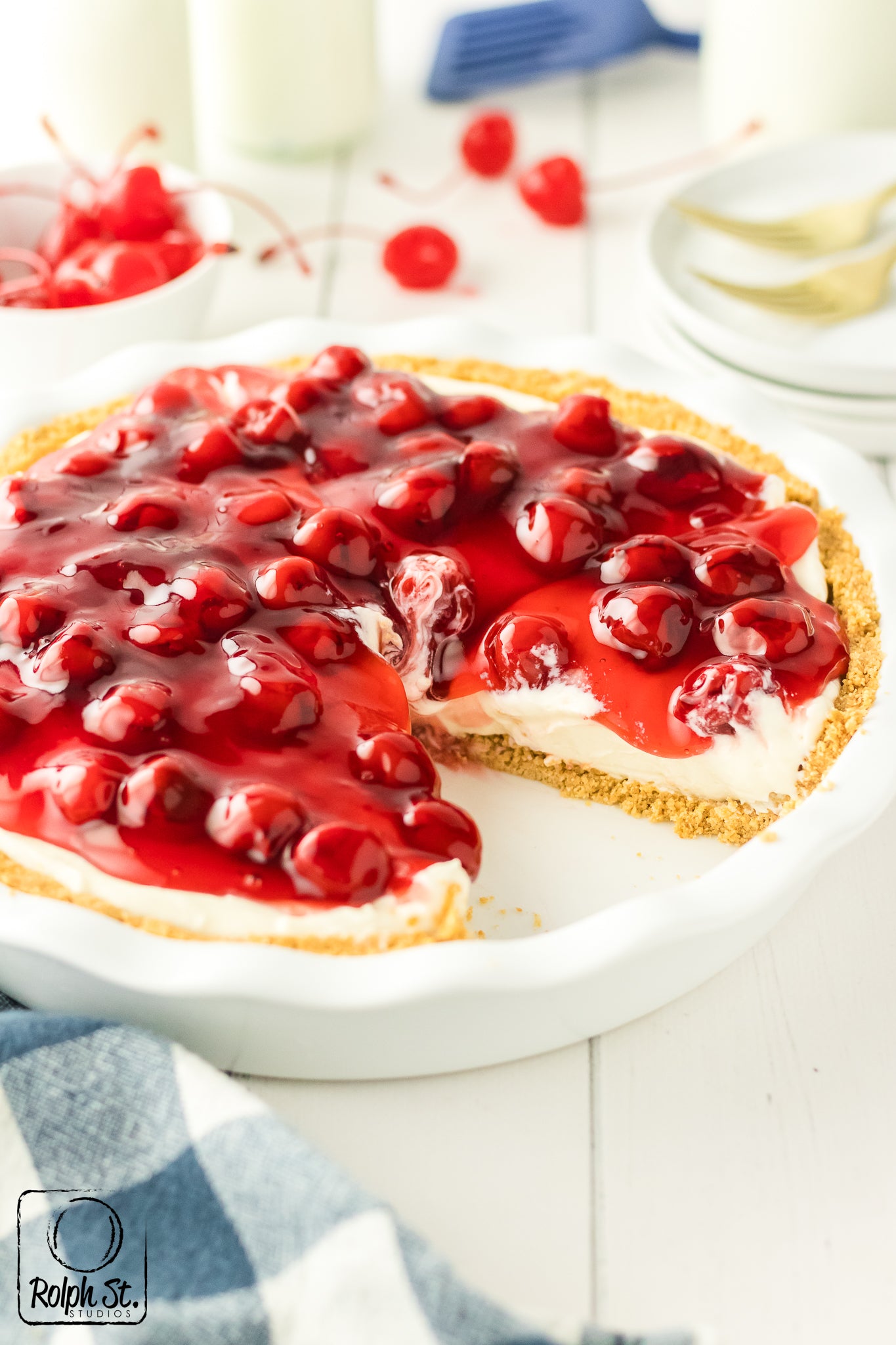 Exclusive No-Bake Cherry Cheesecake