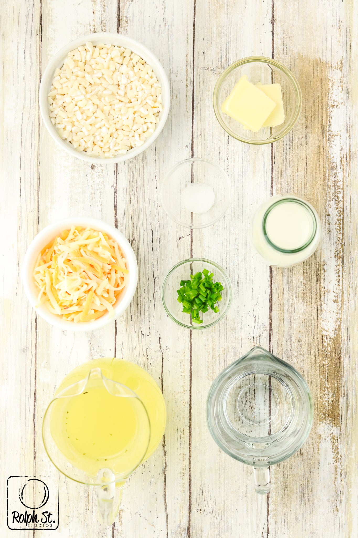 Exclusive Instant Pot Cheesy Grits