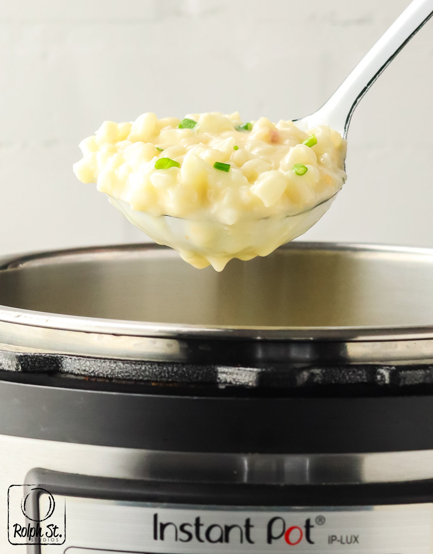 Exclusive Instant Pot Cheesy Grits