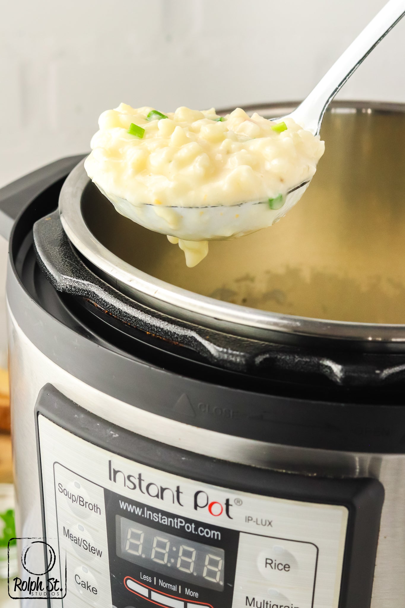 Exclusive Instant Pot Cheesy Grits