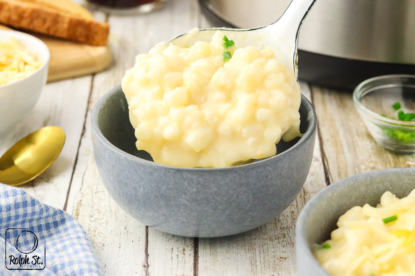 Exclusive Instant Pot Cheesy Grits