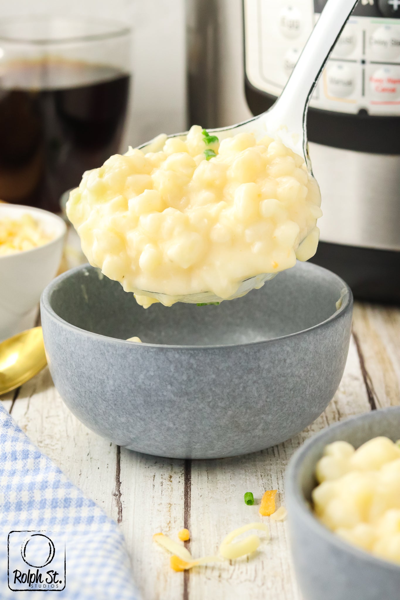 Exclusive Instant Pot Cheesy Grits