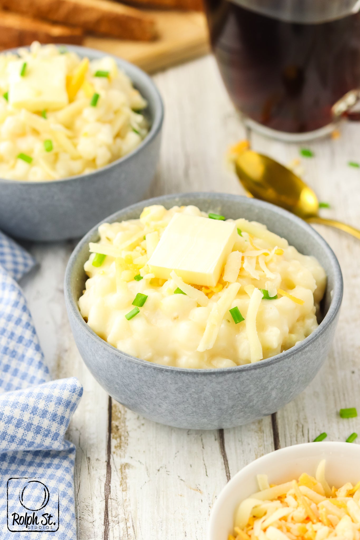 Exclusive Instant Pot Cheesy Grits