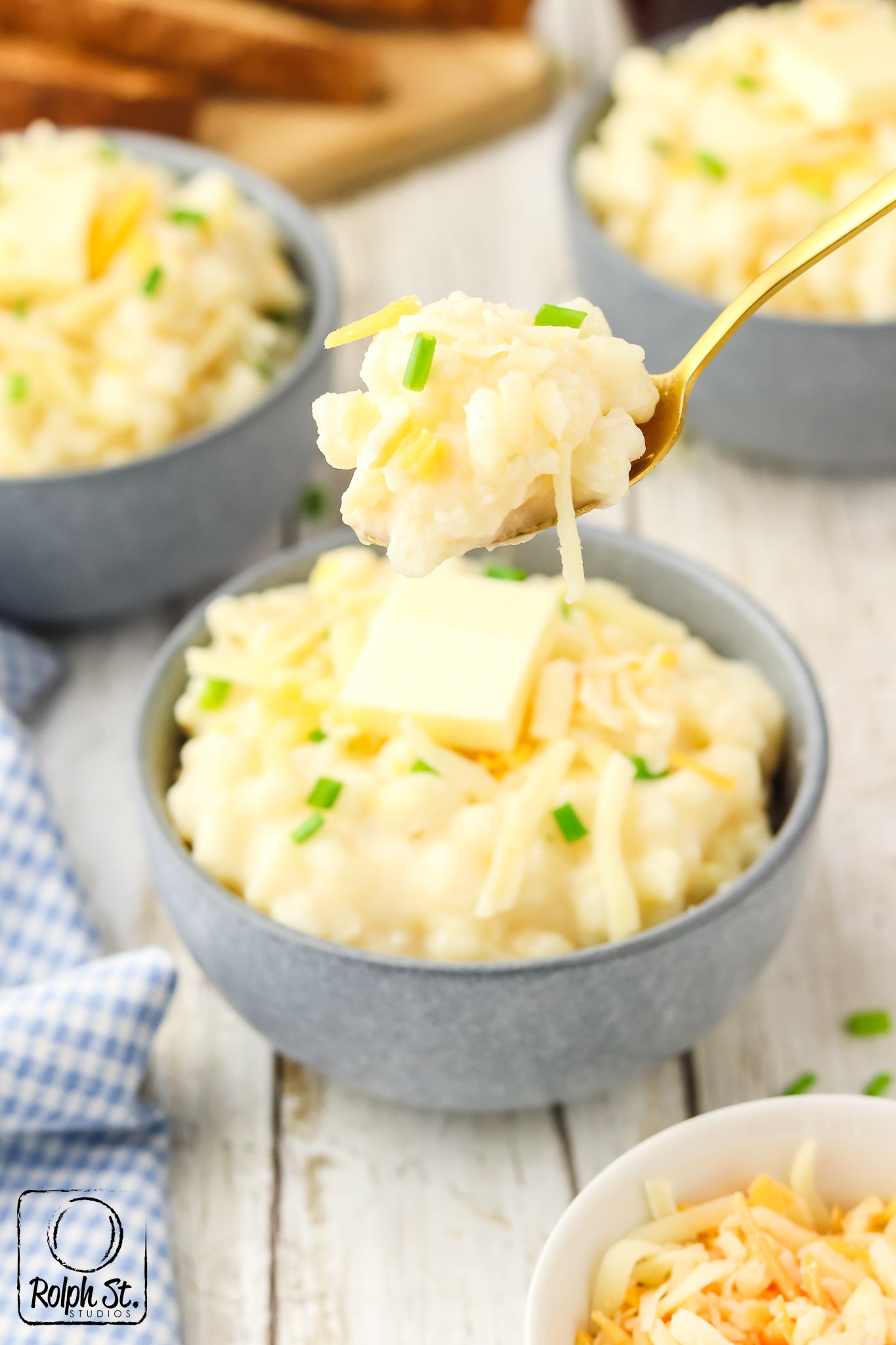 Exclusive Instant Pot Cheesy Grits