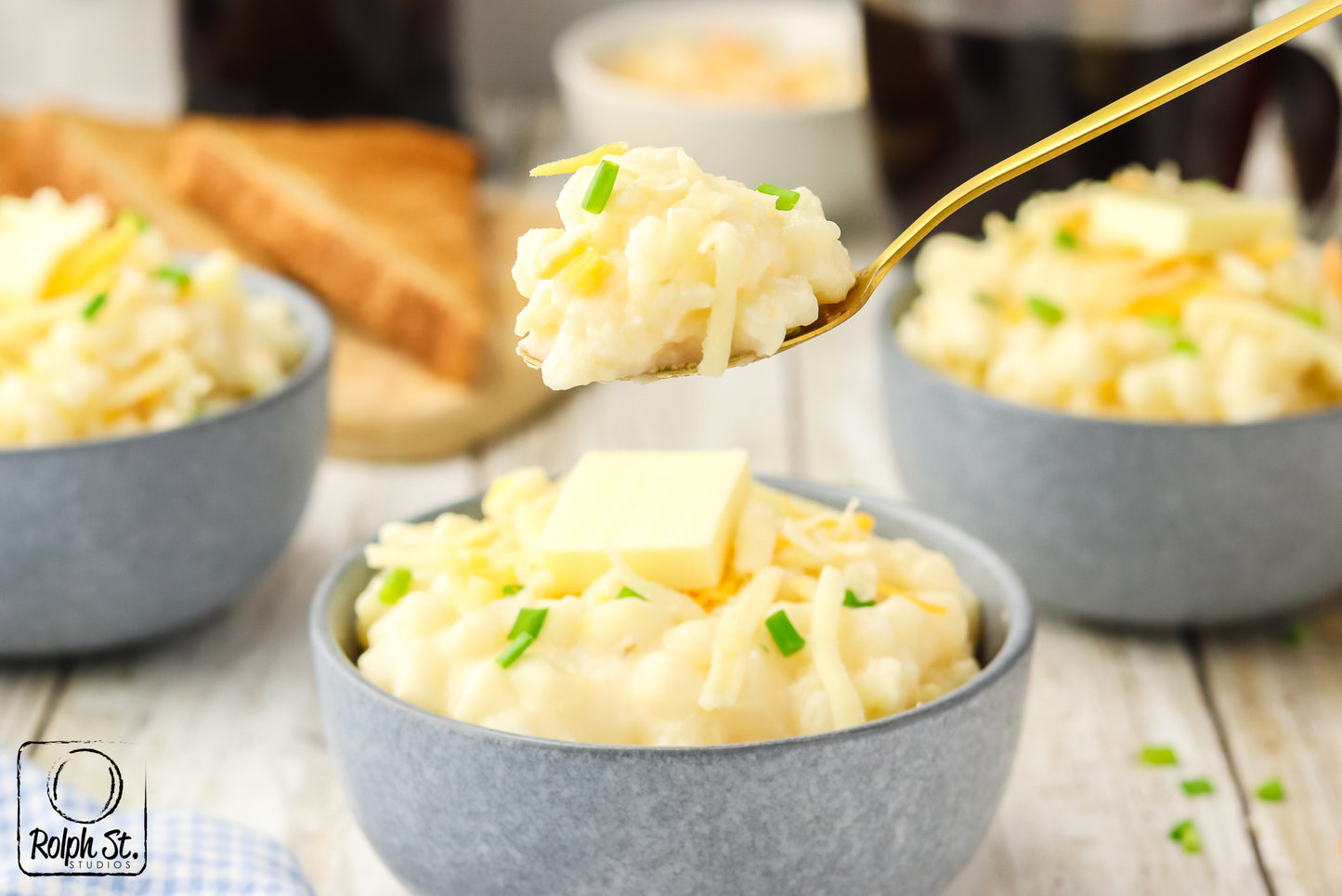 Exclusive Instant Pot Cheesy Grits