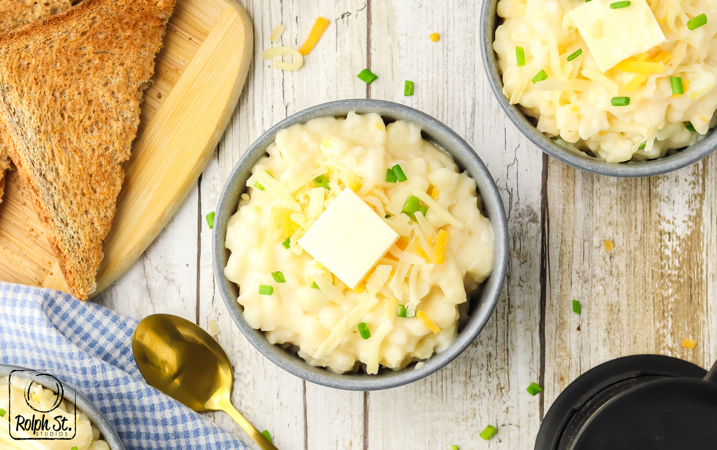 Exclusive Instant Pot Cheesy Grits