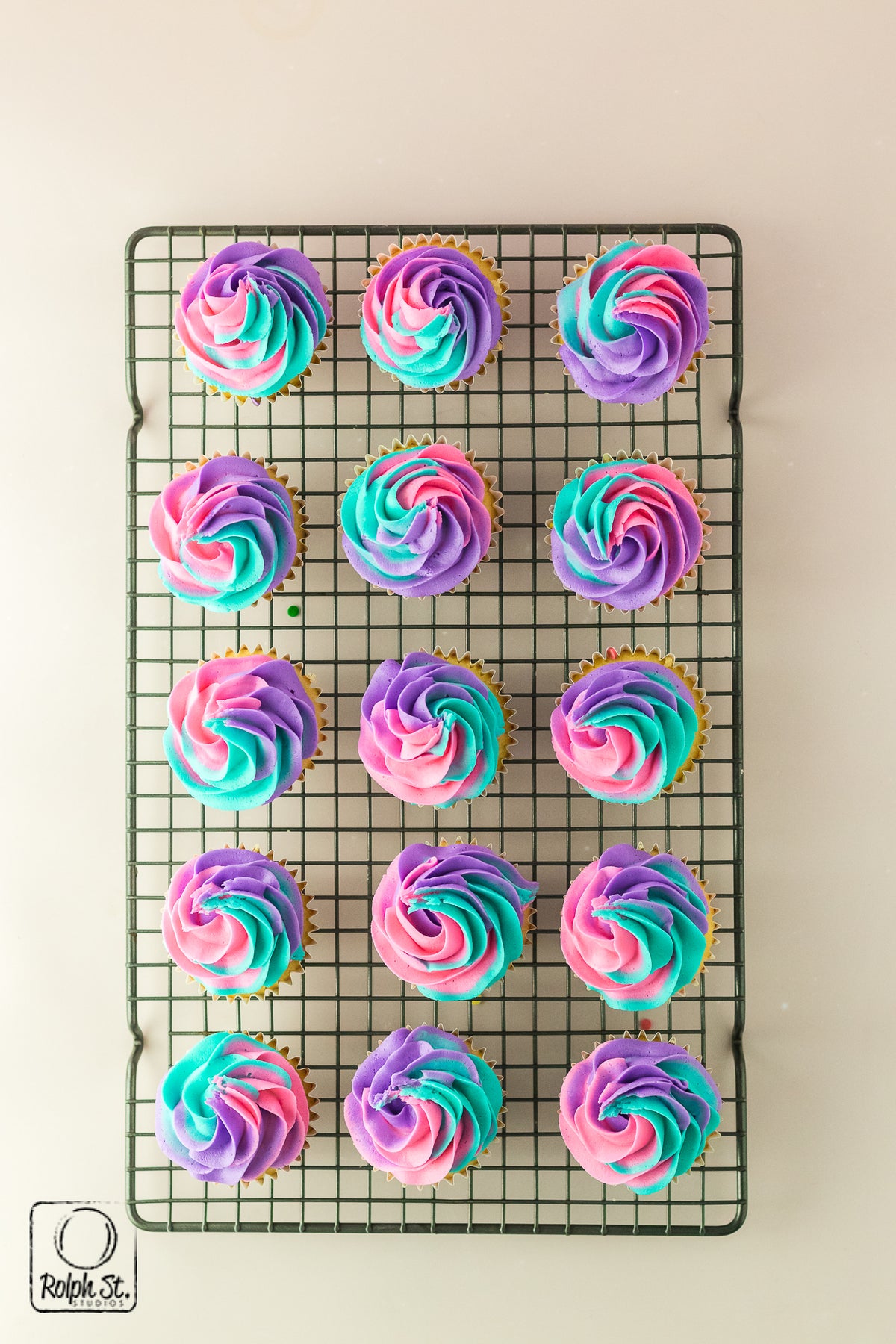 Exclusive Piñata Cupcakes