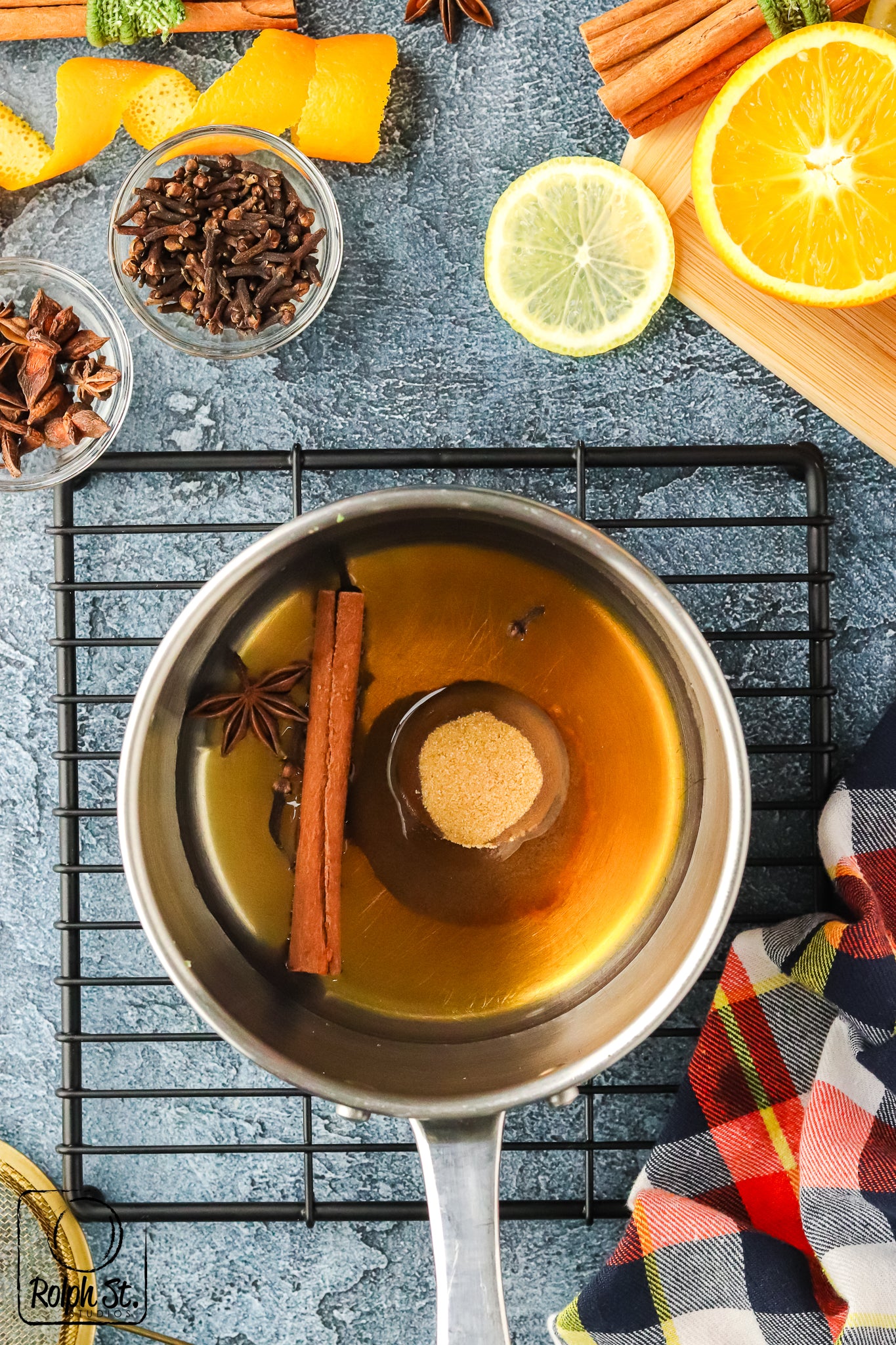 Exclusive Spiced Bourbon Fizz - Mini Session