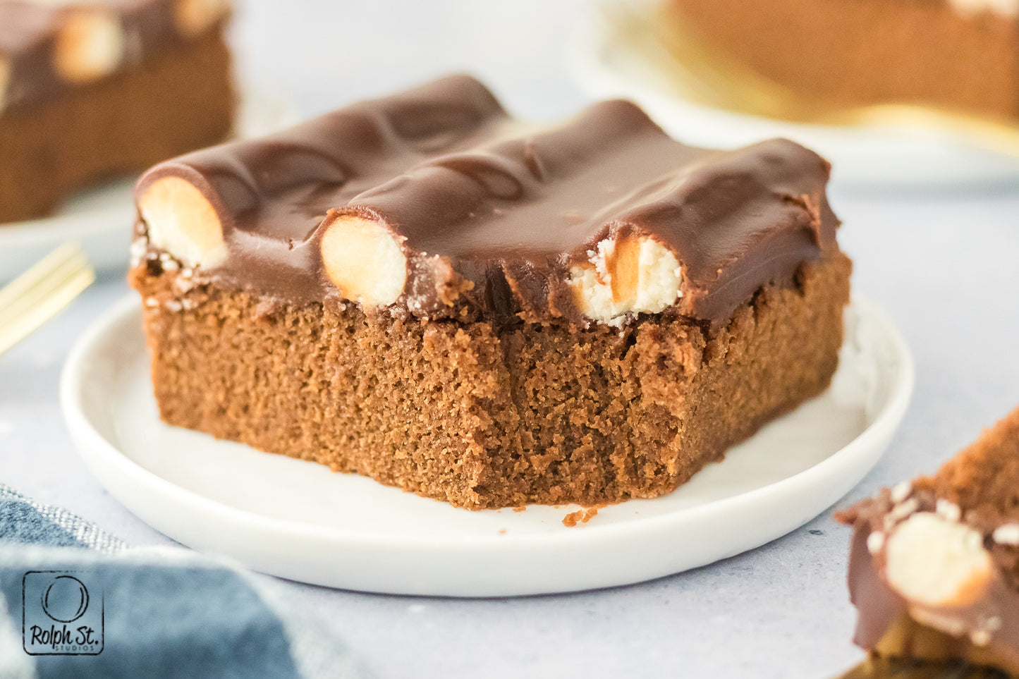 Exclusive Bumpy Cake