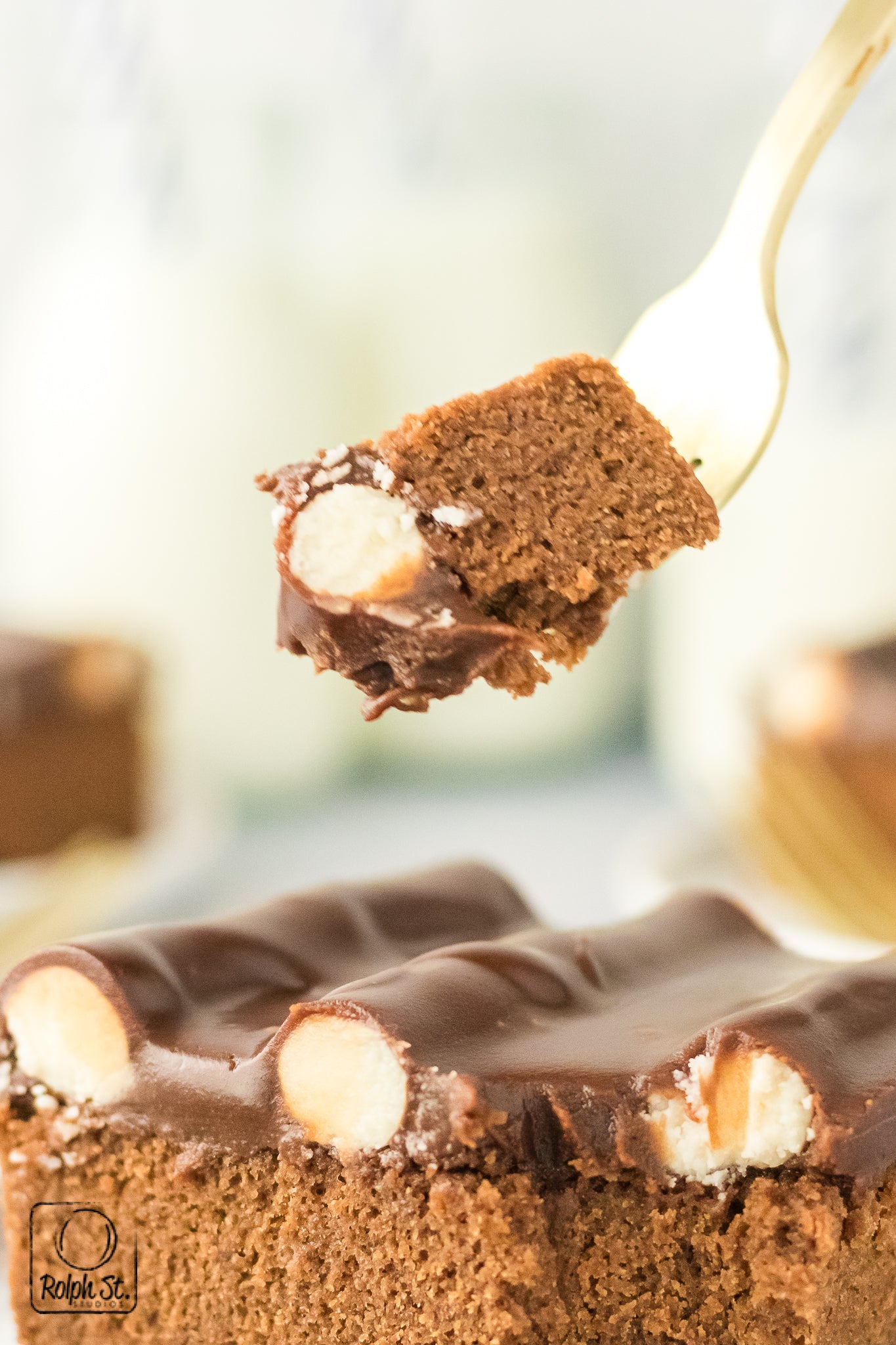 Exclusive Bumpy Cake