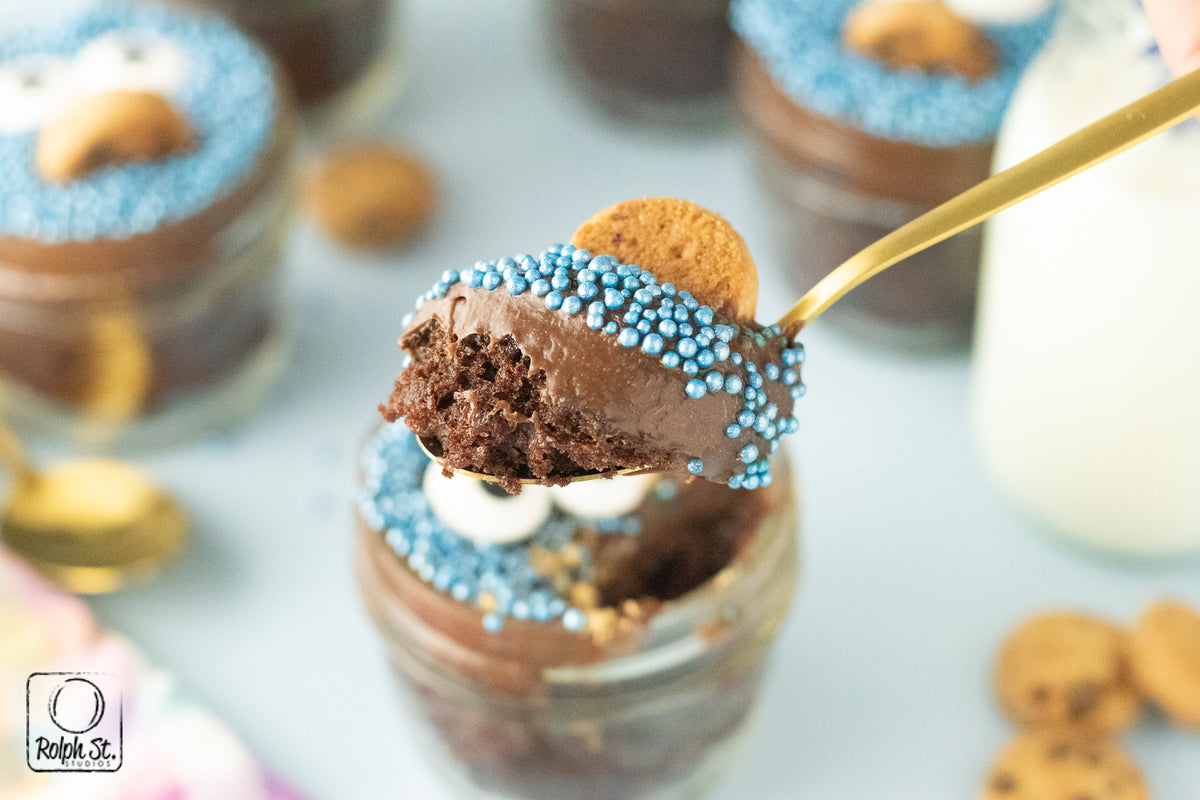 Exclusive Cookie Monster Dot Cake