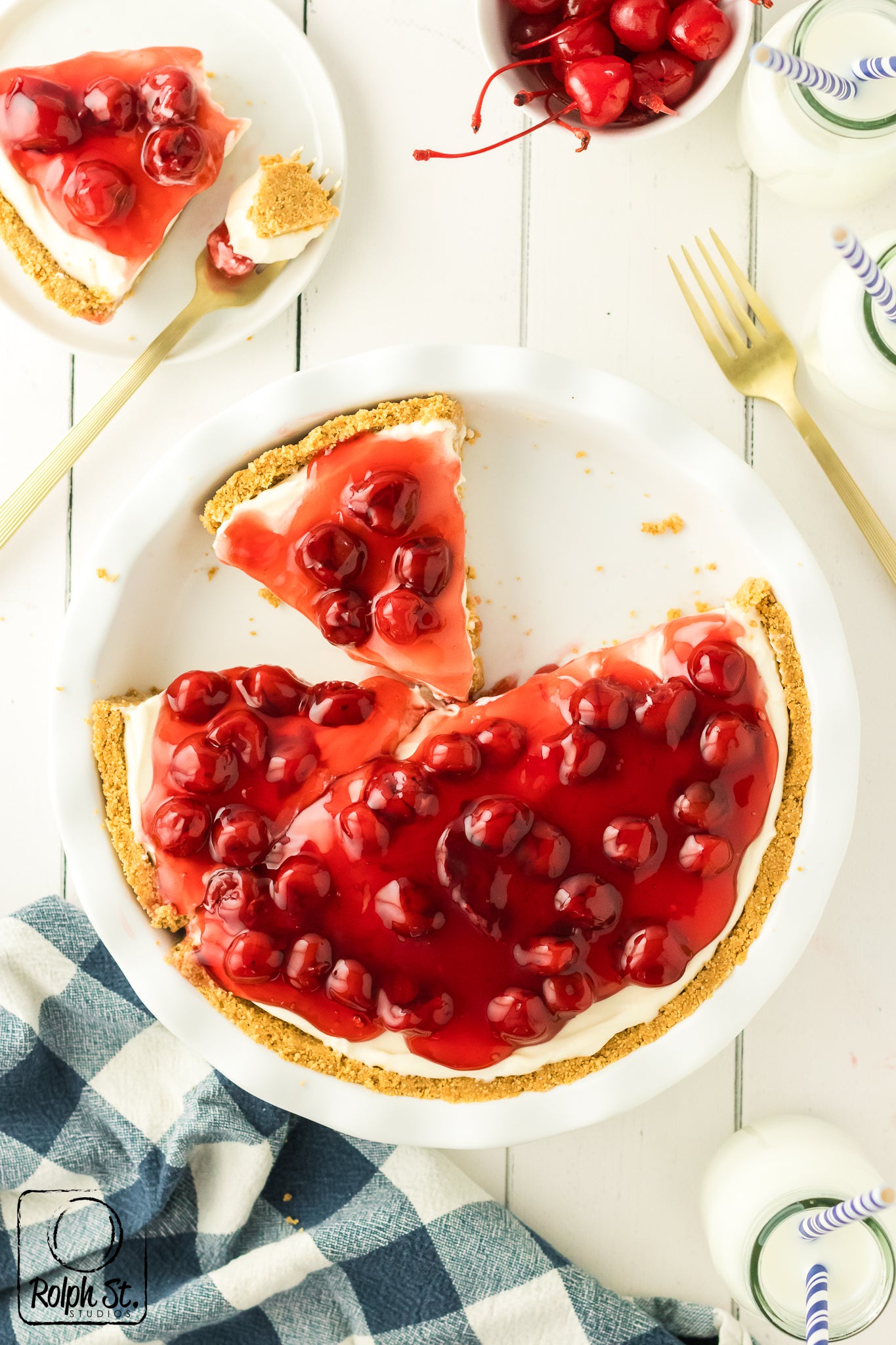 Exclusive No-Bake Cherry Cheesecake