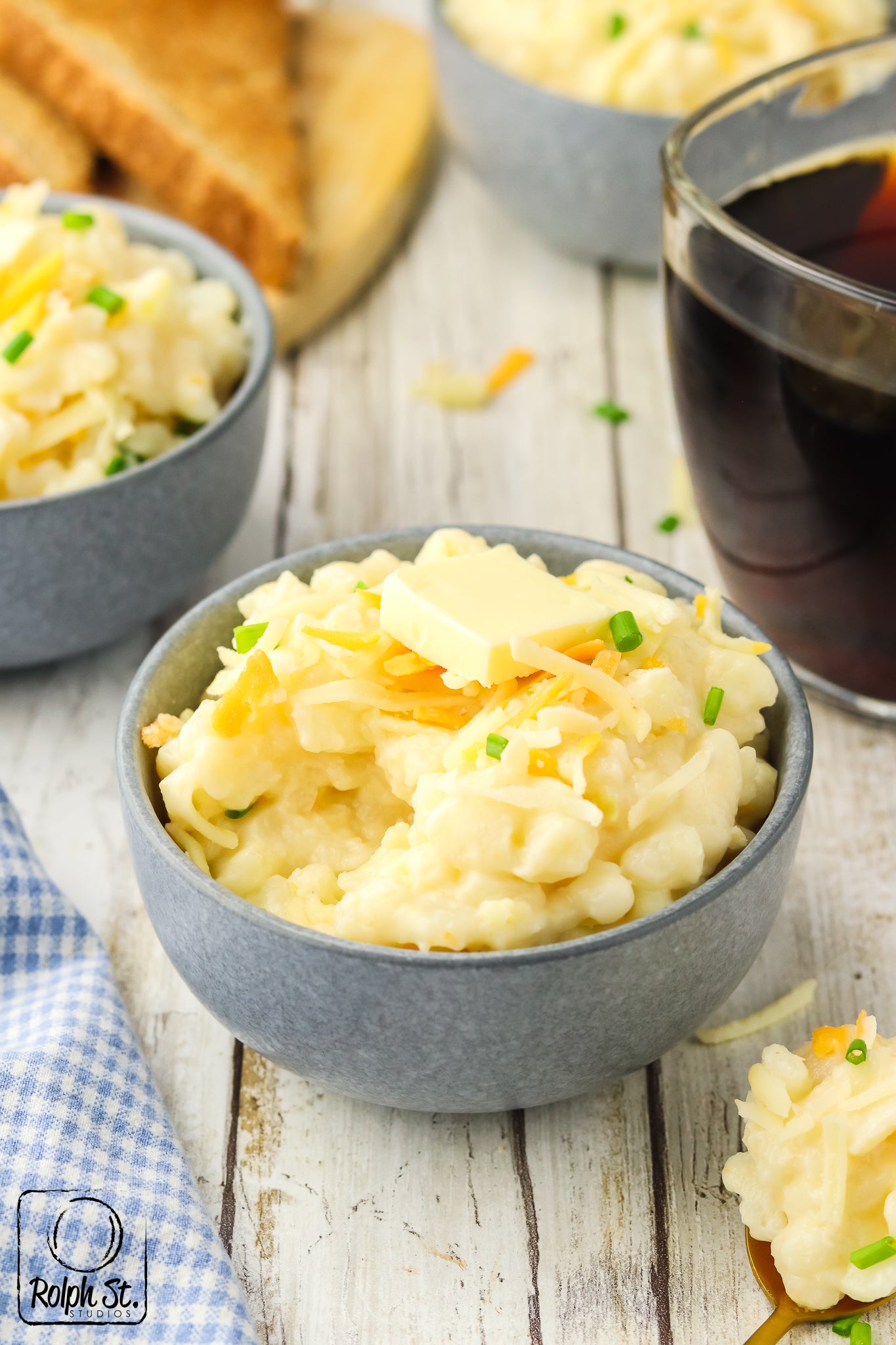 Exclusive Instant Pot Cheesy Grits