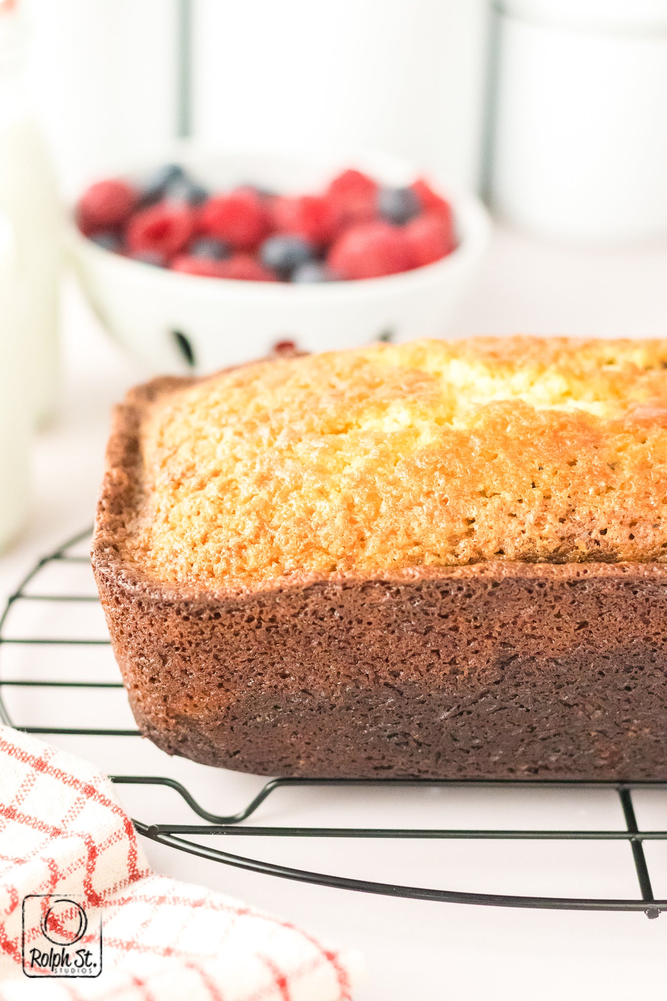 Exclusive Marble Ombre Pound Cake