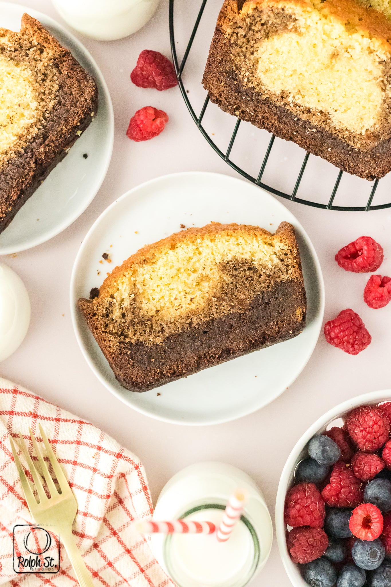 Exclusive Marble Ombre Pound Cake