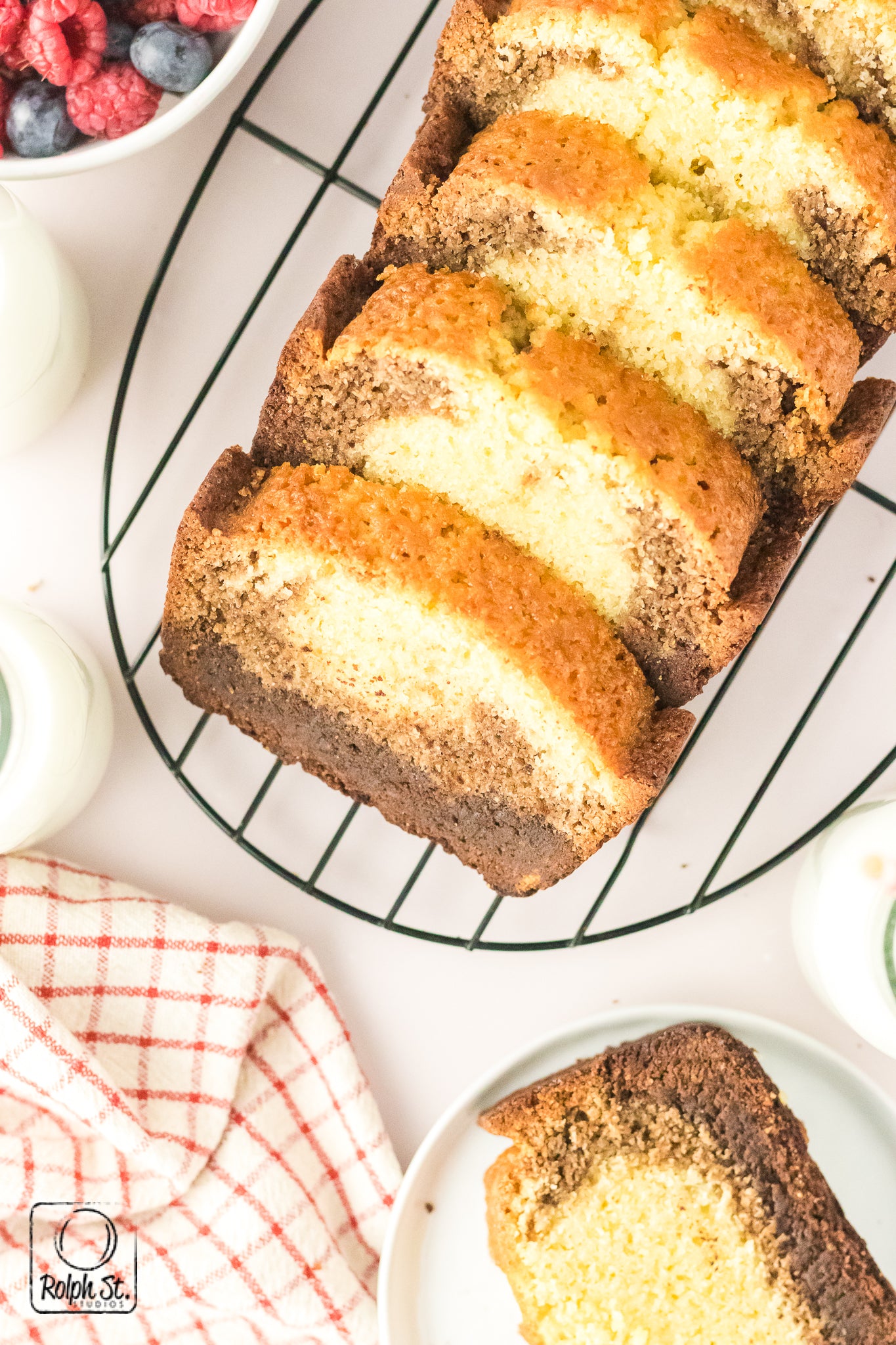Exclusive Marble Ombre Pound Cake