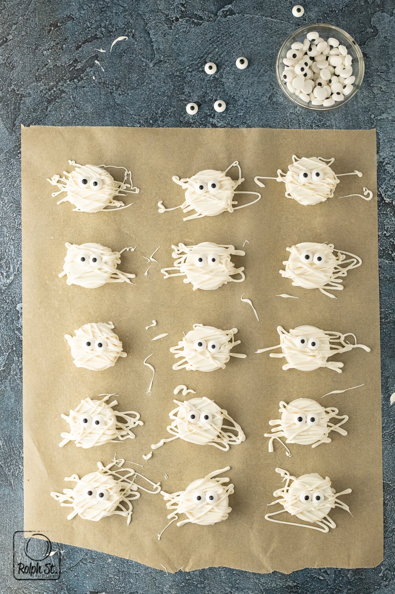 Exclusive Mummy Cake Pucks