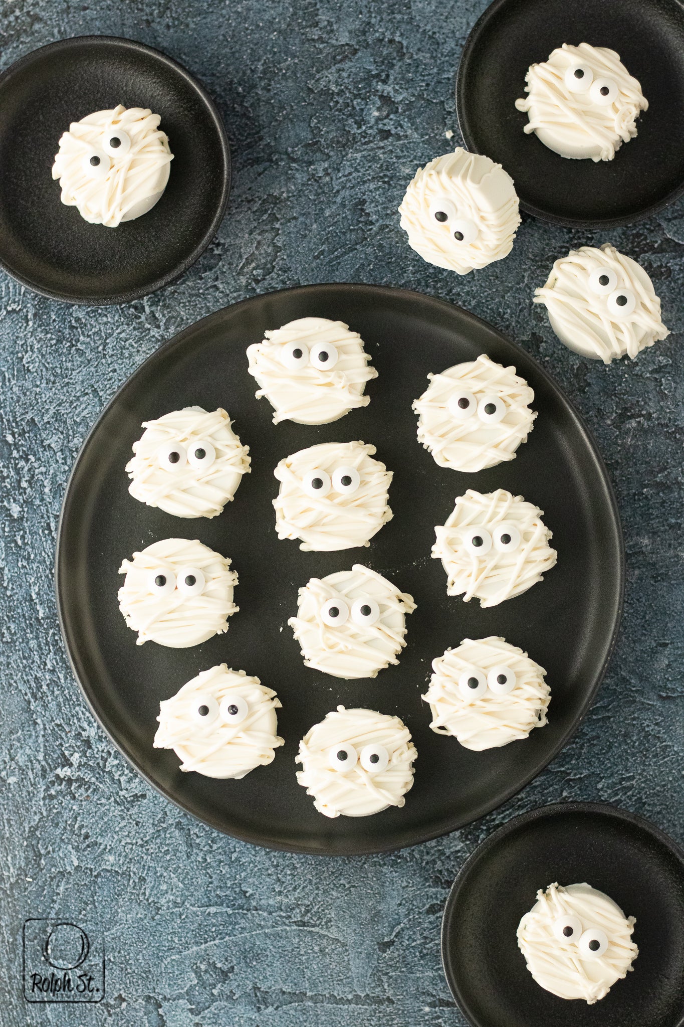Exclusive Mummy Cake Pucks