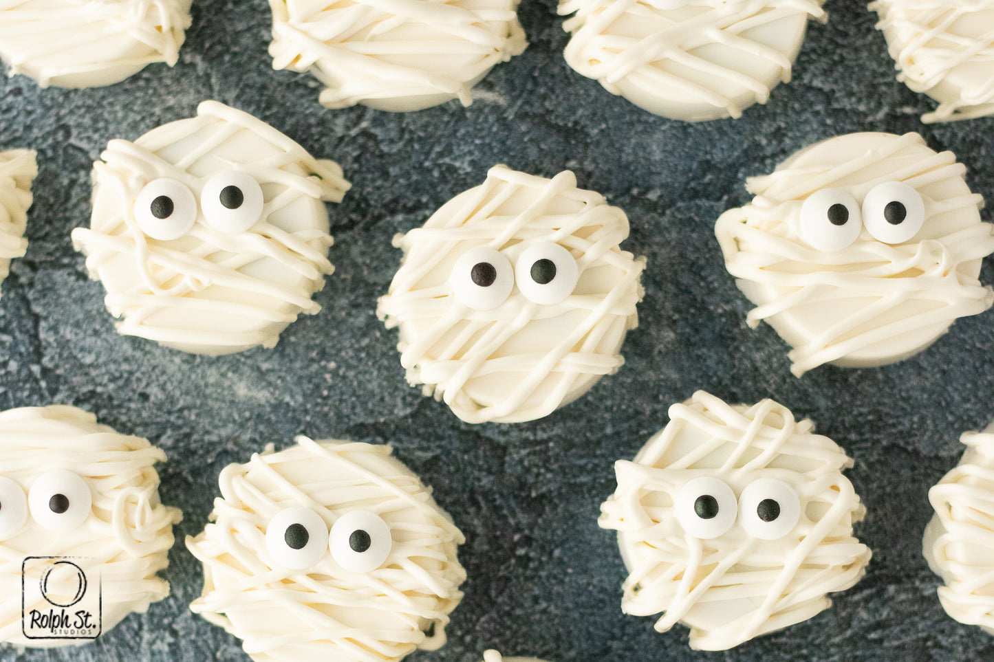 Exclusive Mummy Cake Pucks