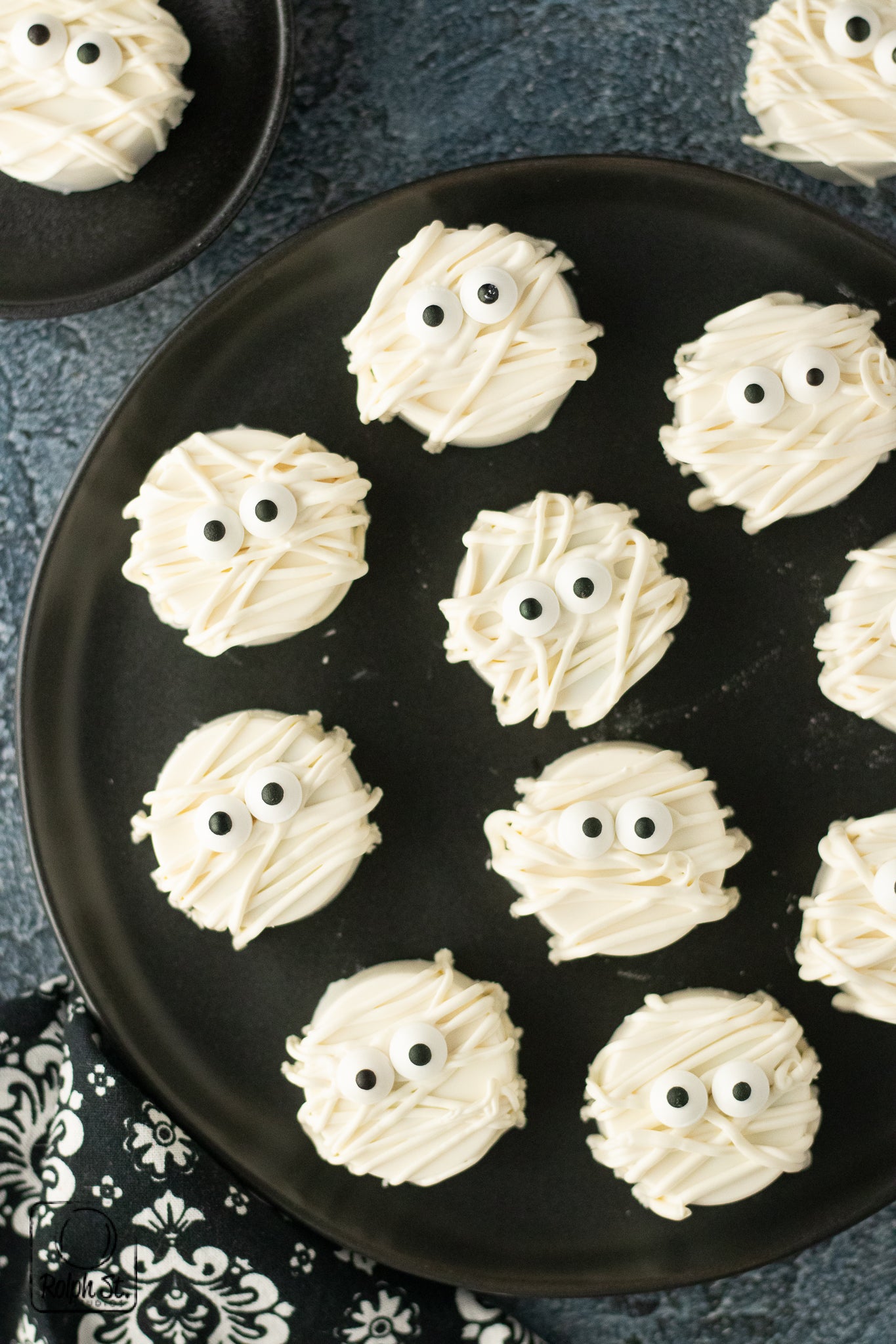 Exclusive Mummy Cake Pucks