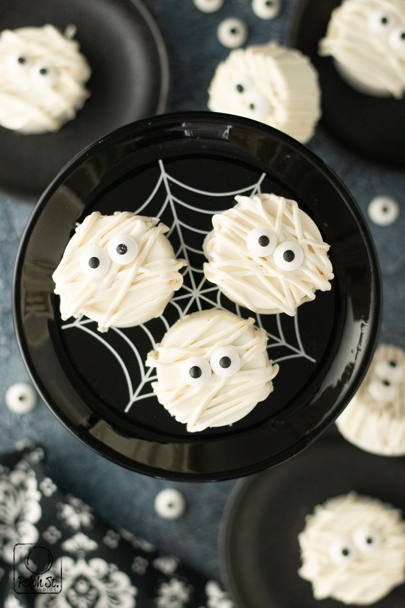 Exclusive Mummy Cake Pucks