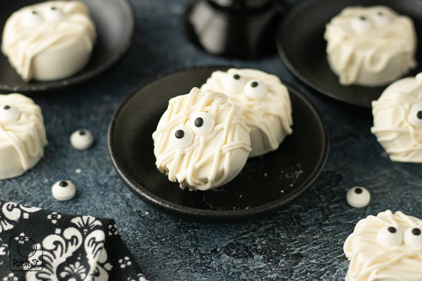 Exclusive Mummy Cake Pucks