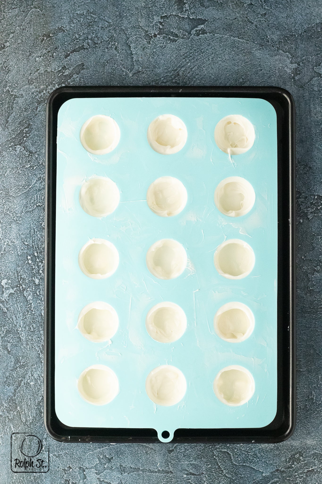Exclusive Mummy Cake Pucks