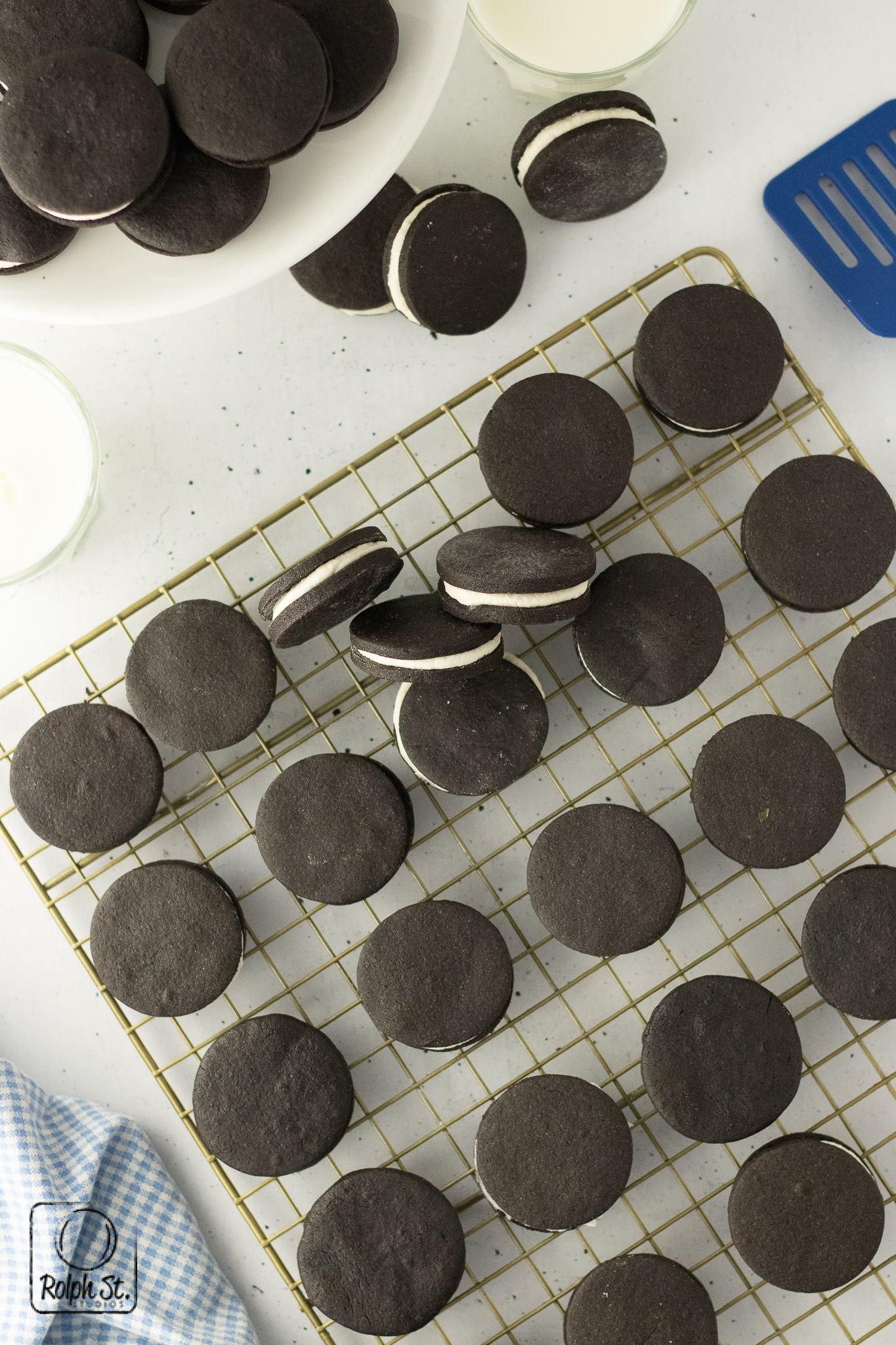 Exclusive Homemade Oreo Cookies