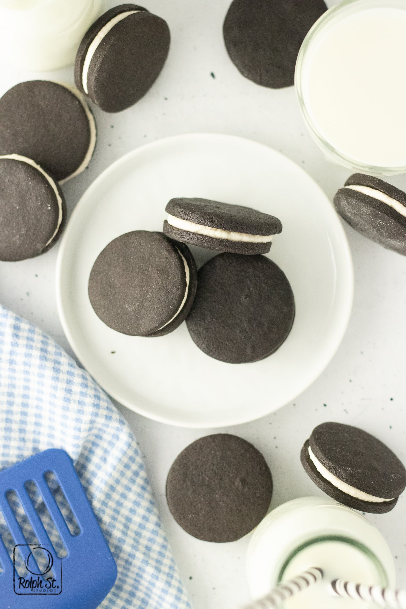 Exclusive Homemade Oreo Cookies