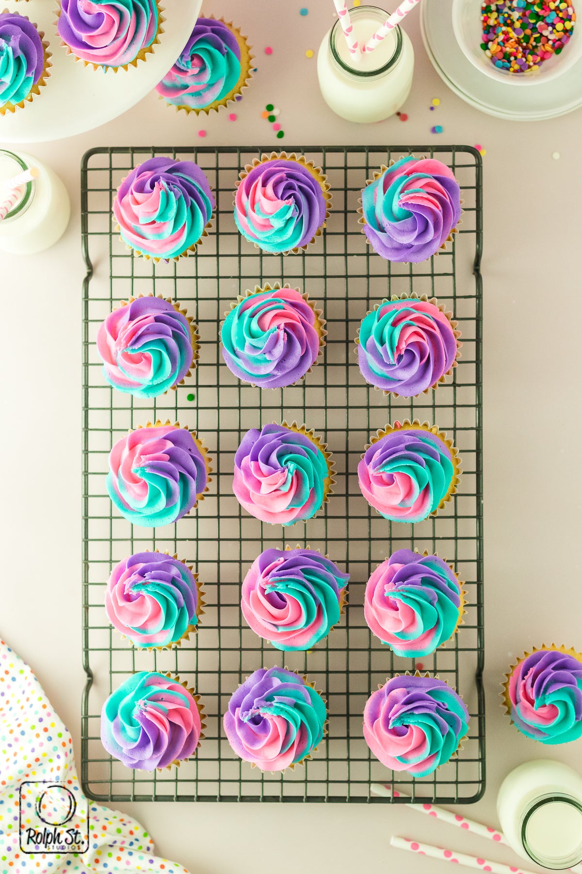 Exclusive Piñata Cupcakes