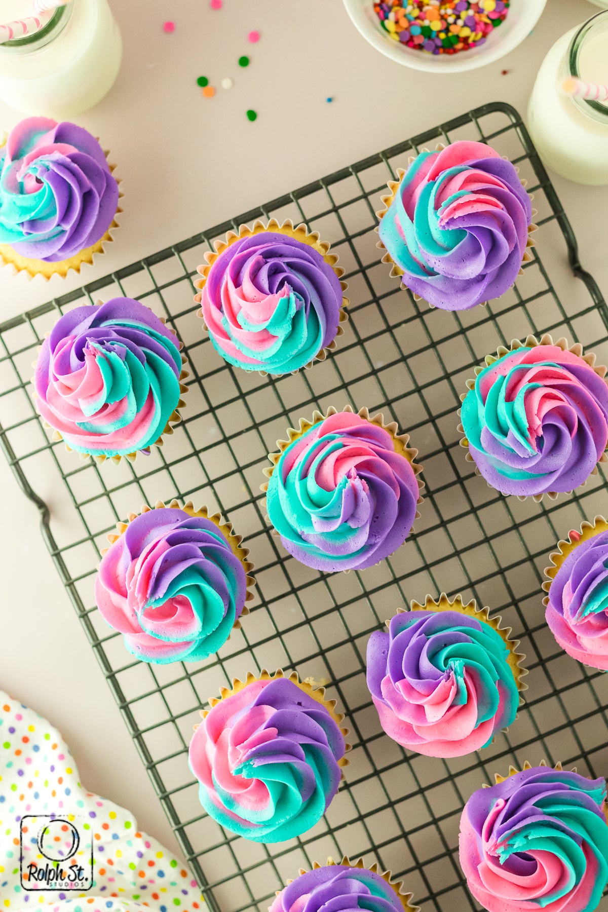 Exclusive Piñata Cupcakes