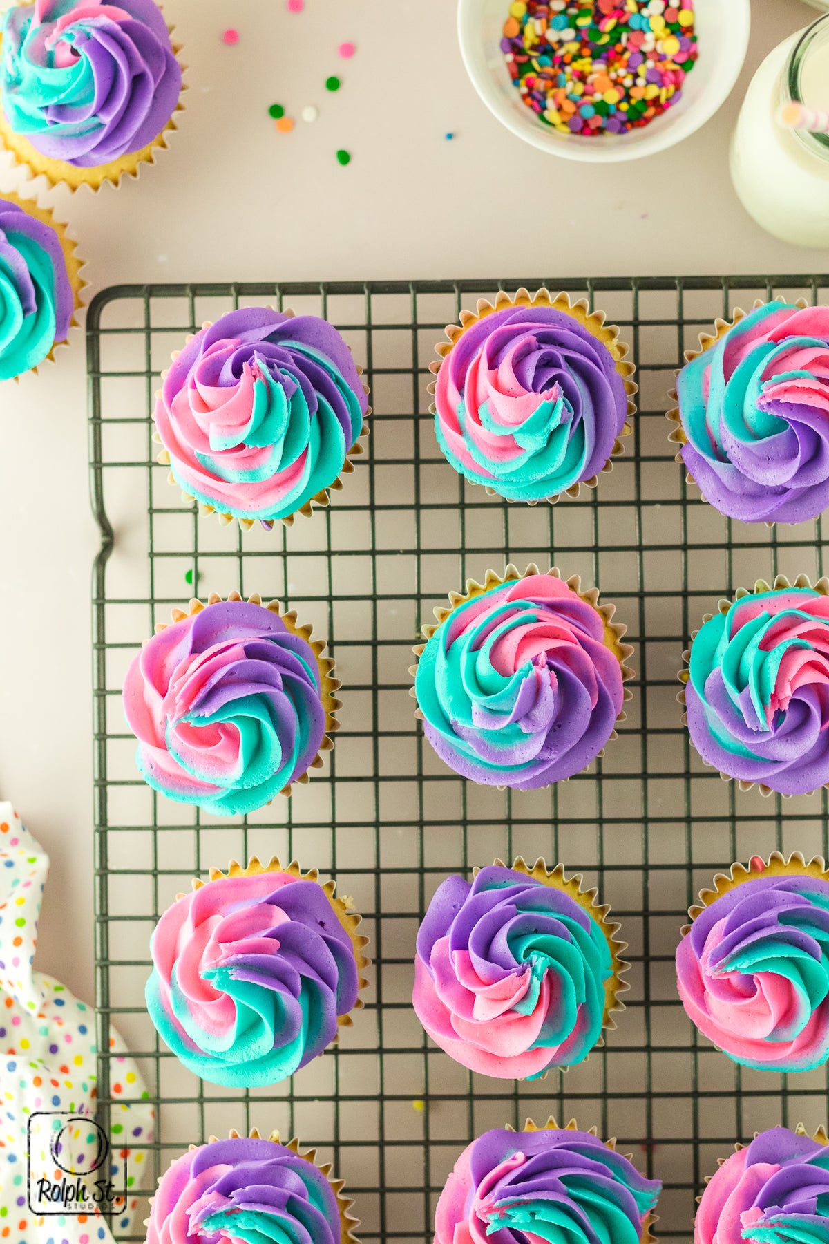Exclusive Piñata Cupcakes