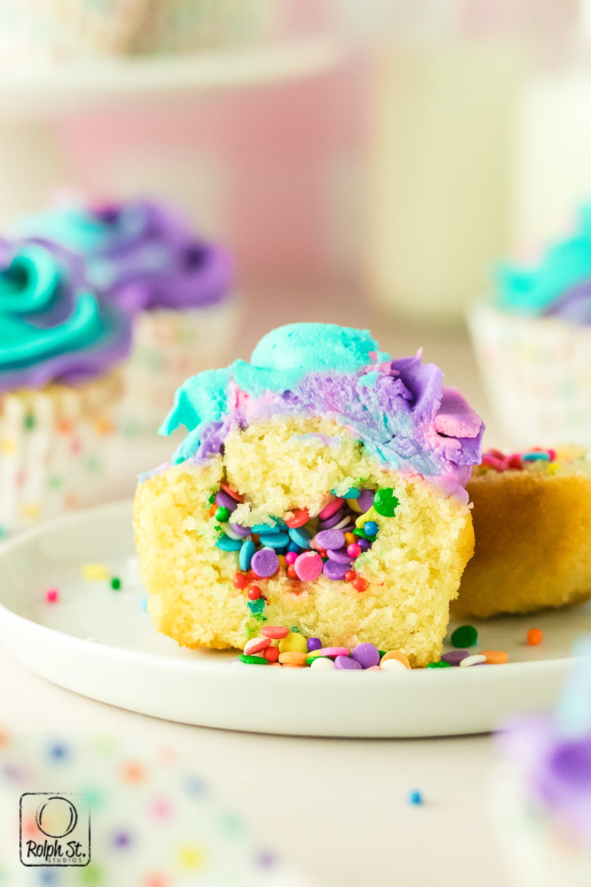 Exclusive Piñata Cupcakes