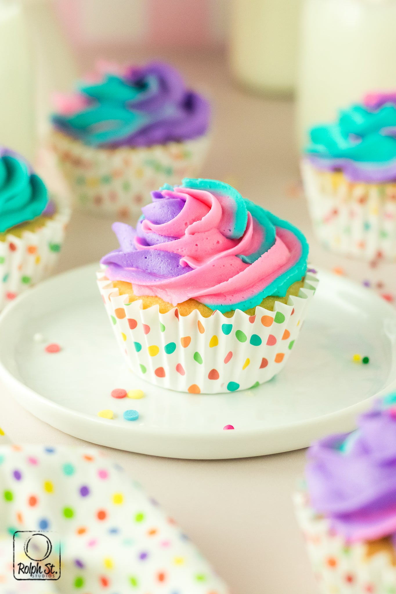 Exclusive Piñata Cupcakes