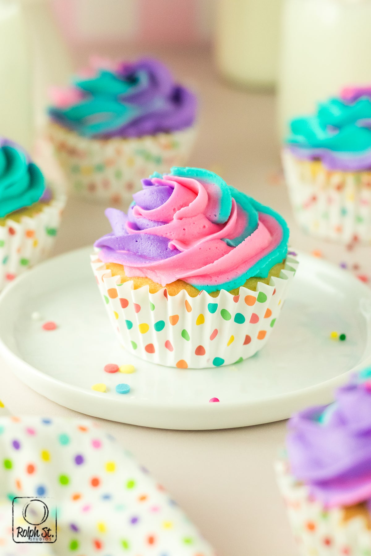 Exclusive Piñata Cupcakes
