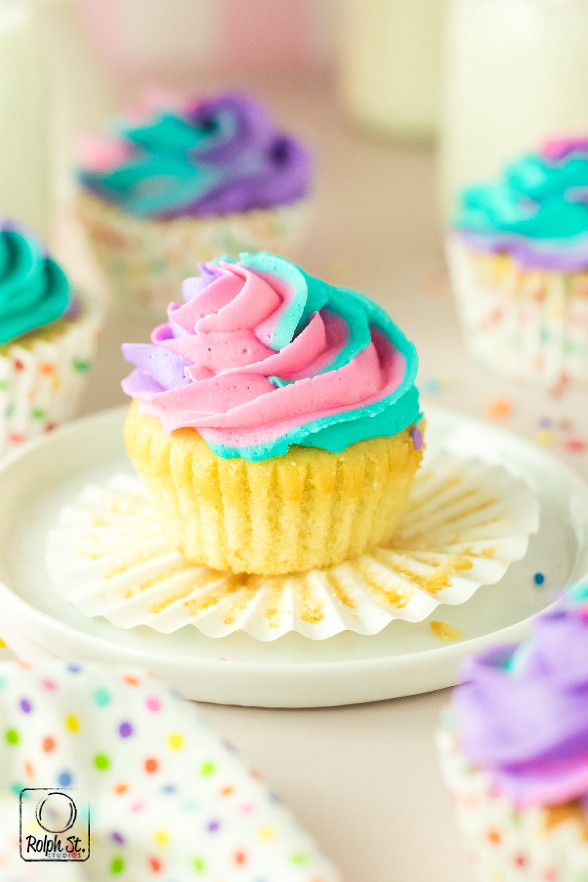 Exclusive Piñata Cupcakes