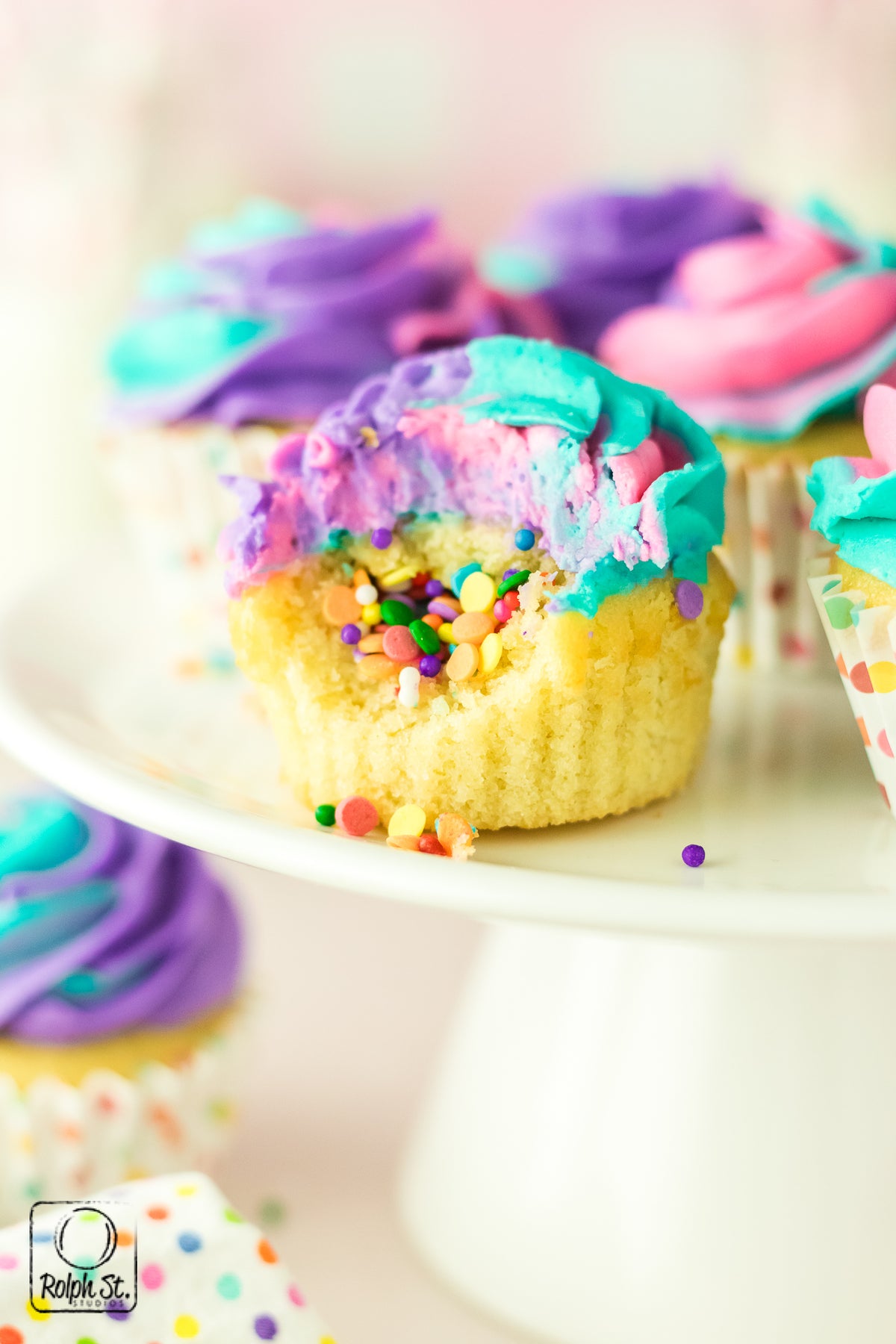 Exclusive Piñata Cupcakes
