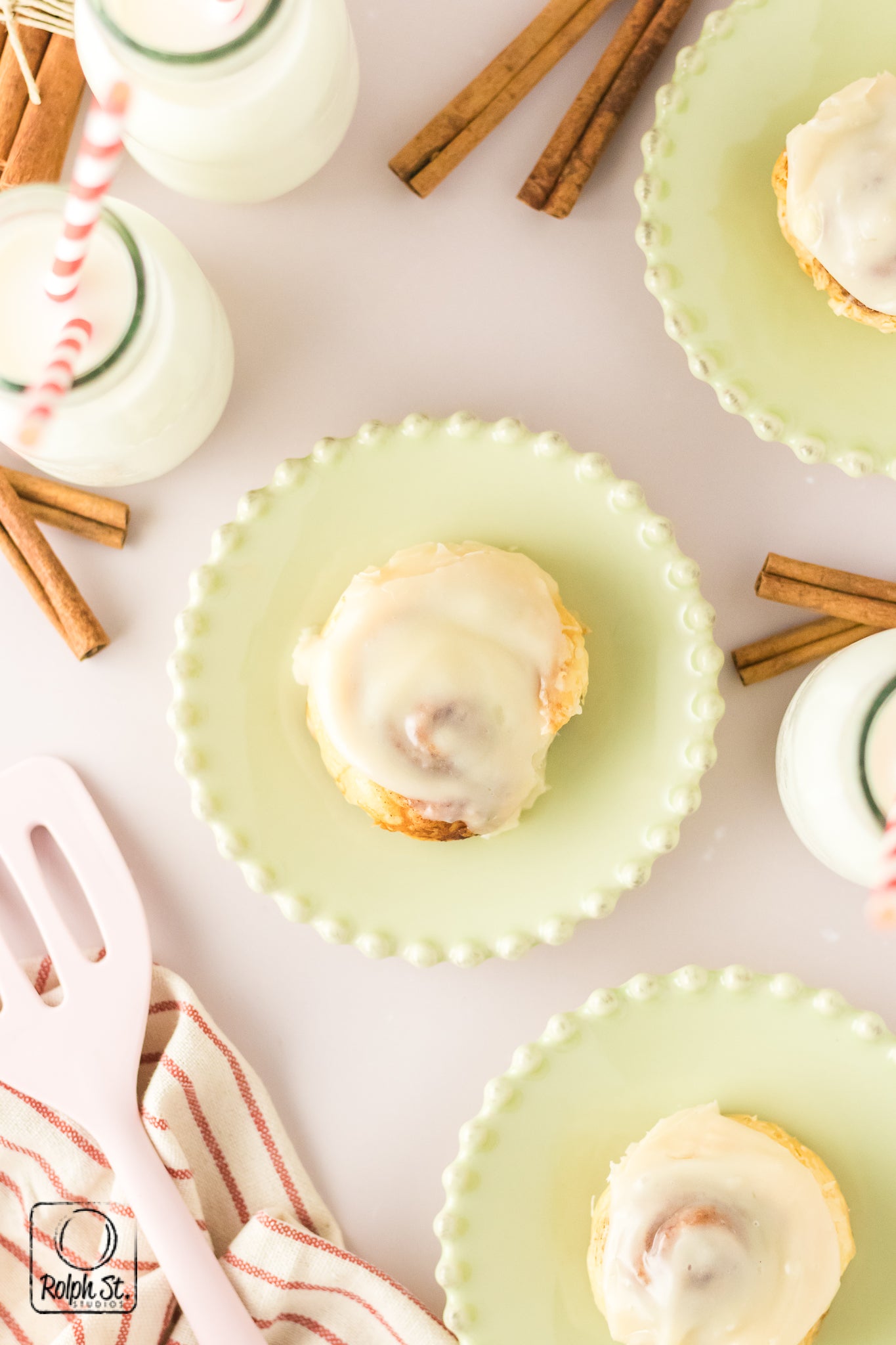 Exclusive Puff Pastry Cinnamon Rolls (with 25 sec reel)