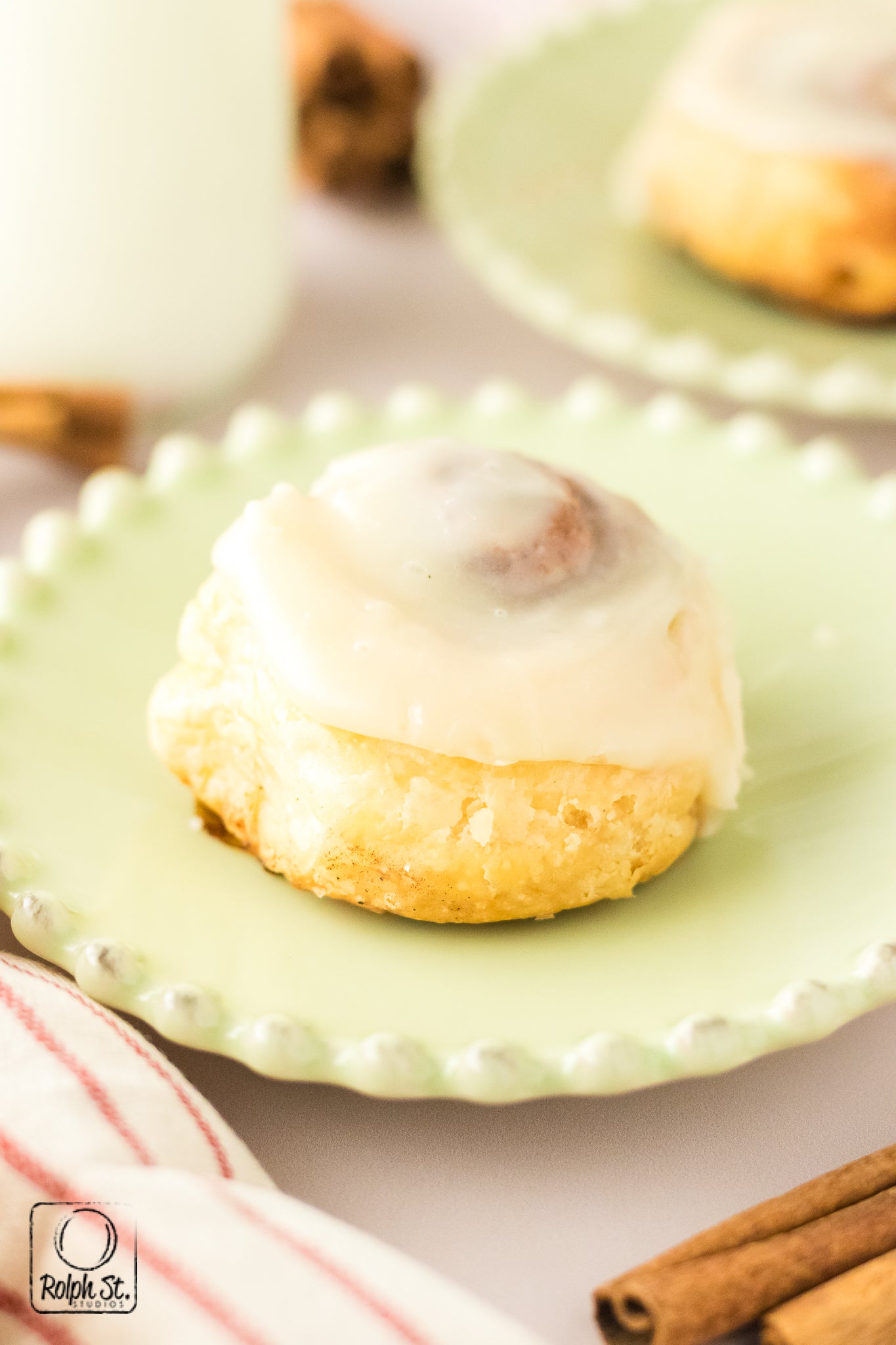 Exclusive Puff Pastry Cinnamon Rolls (with 25 sec reel)