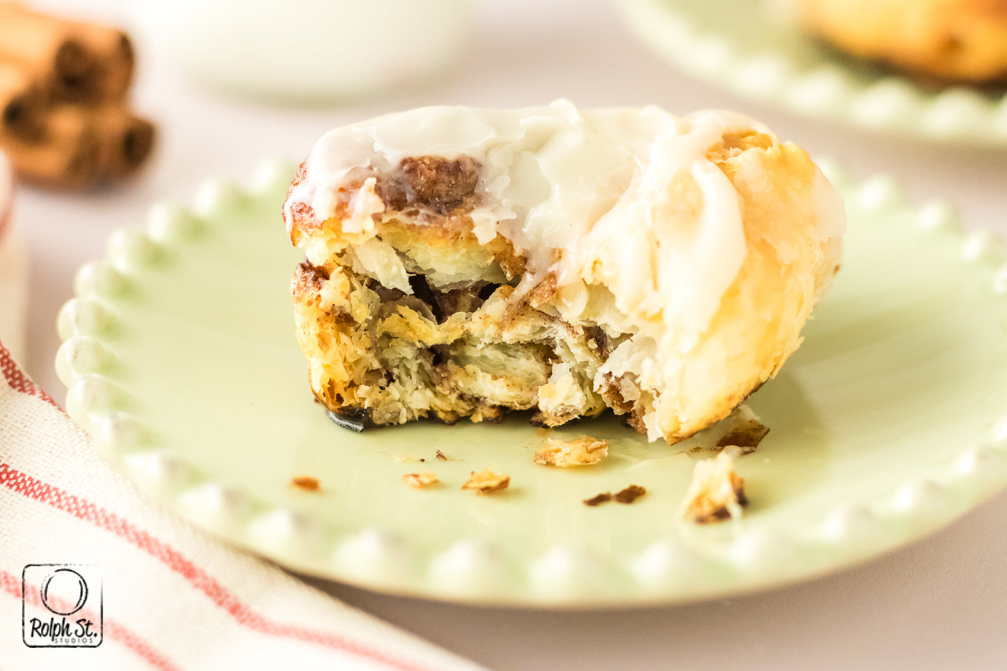 Exclusive Puff Pastry Cinnamon Rolls (with 25 sec reel)
