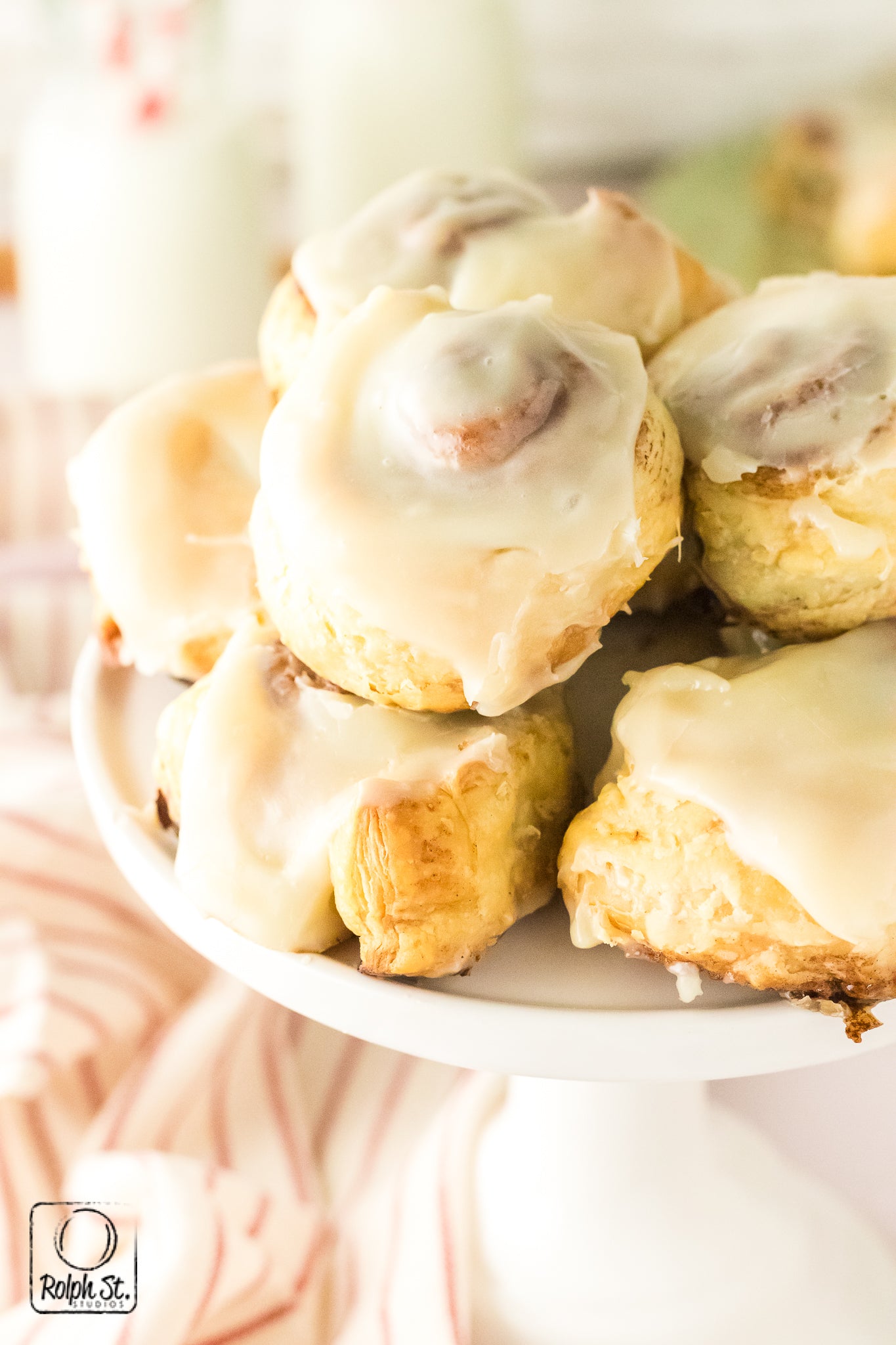 Exclusive Puff Pastry Cinnamon Rolls (with 25 sec reel)