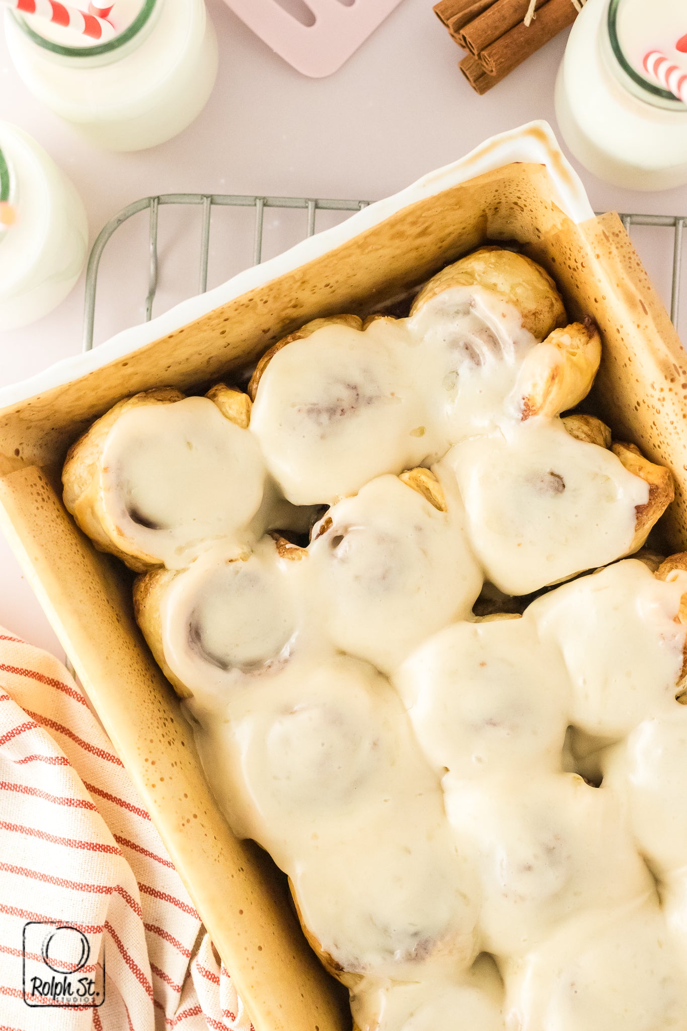 Exclusive Puff Pastry Cinnamon Rolls (with 25 sec reel)