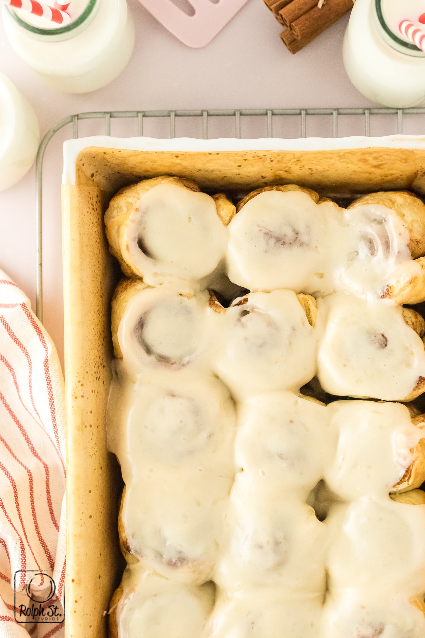 Exclusive Puff Pastry Cinnamon Rolls (with 25 sec reel)