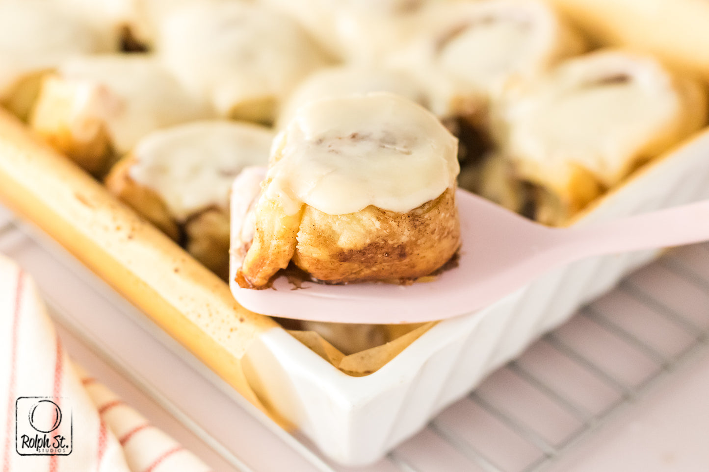 Exclusive Puff Pastry Cinnamon Rolls (with 25 sec reel)
