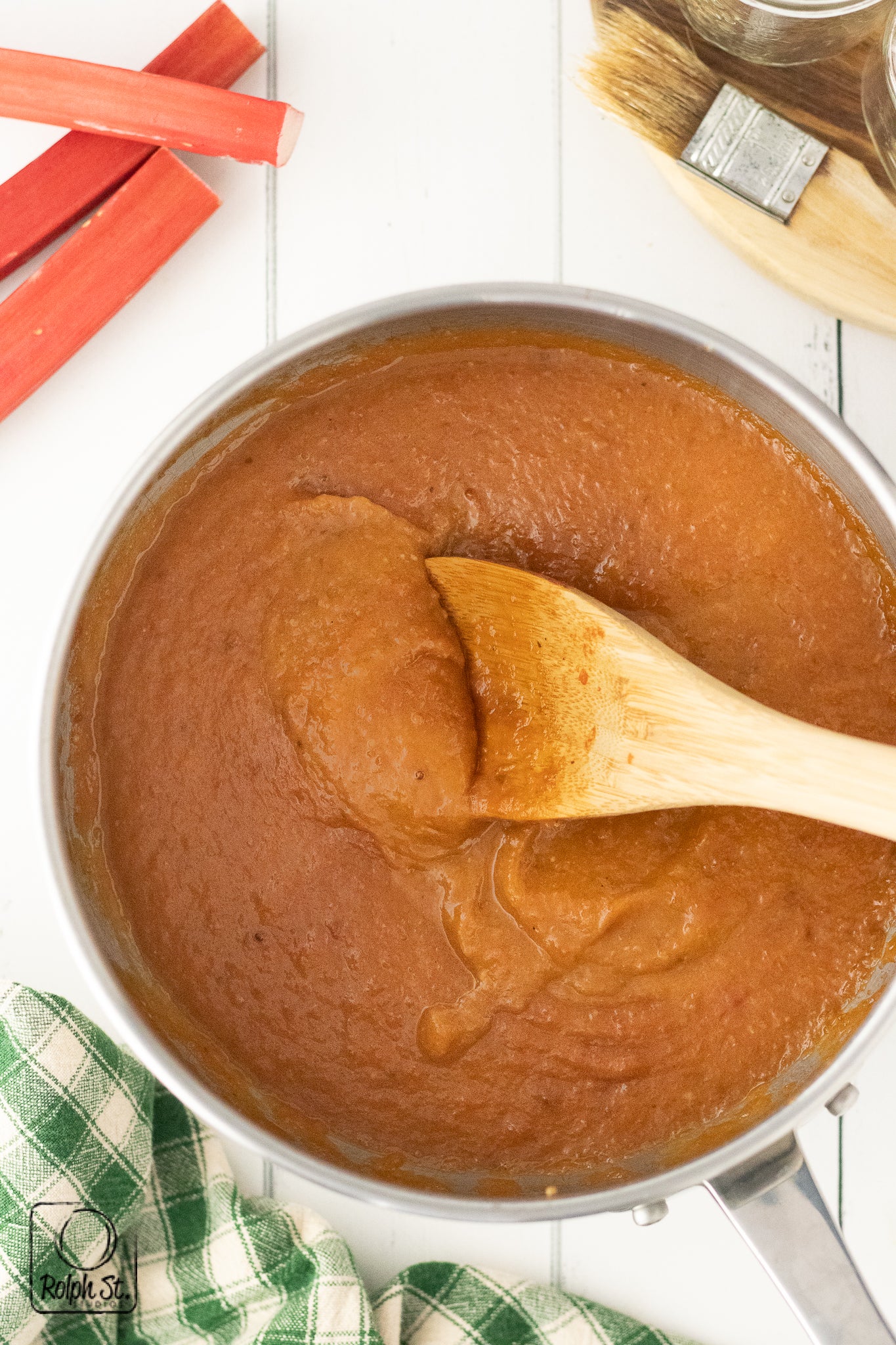 Exclusive Rhubarb-BQ Sauce